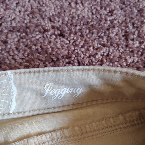 SO khaki/cream colored jeggings - Picture 3 of 4
